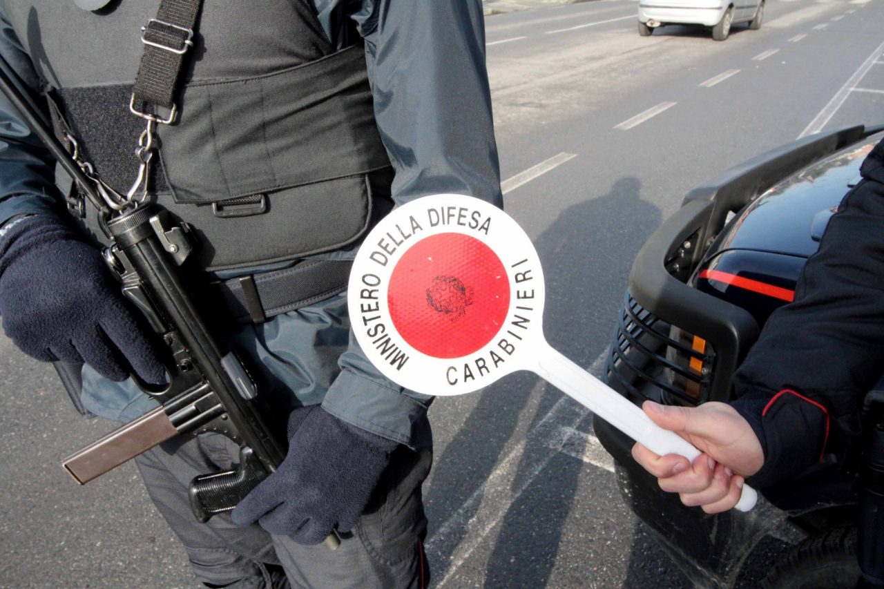 Blitz dei carabinieri contro lo spaccio: due arresti e due denunce