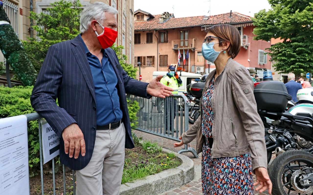 Mascherine obbligatorie anche all’aperto, la scelta di Settimo