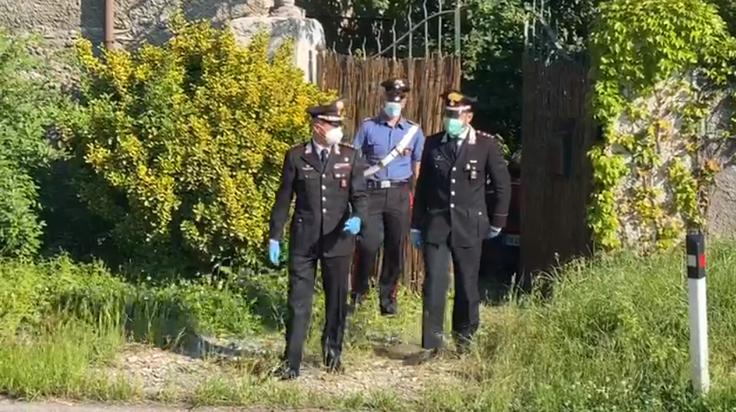 Sorelle gemelle ritrovate morte in casa, indagini in corso I VIDEO