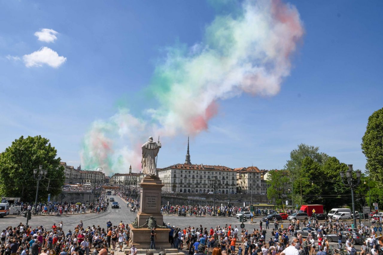 Troppi in piazza per le Frecce Tricolori: “Inaccettabile”