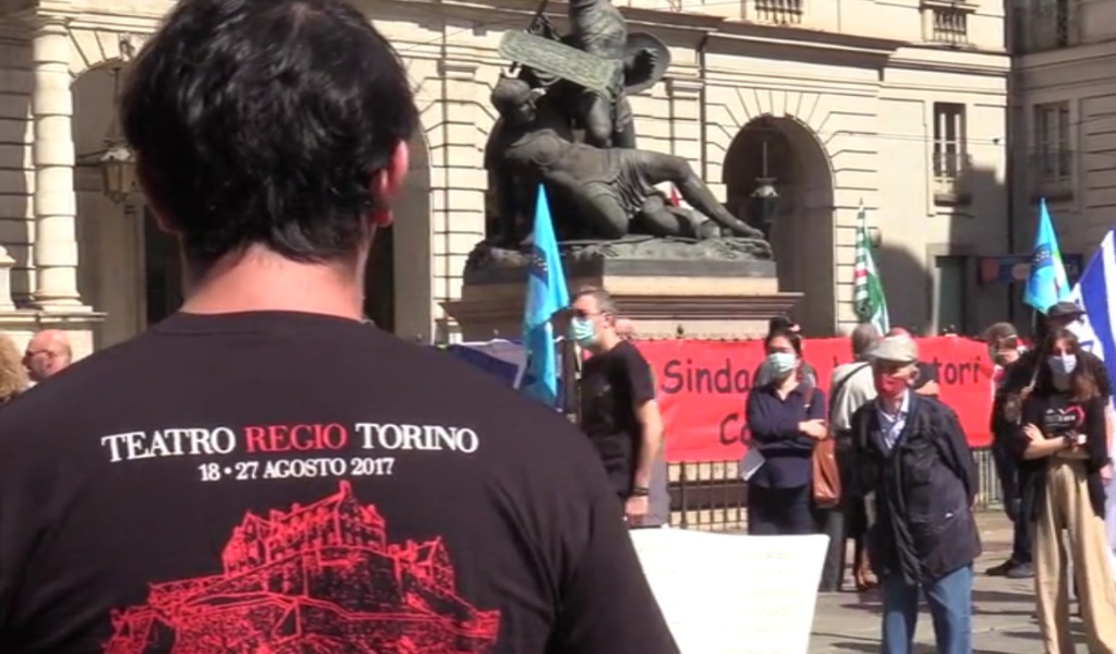 Teatro Regio: protesta a suon di musica contro il commissariamento