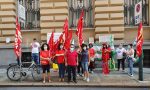 La protesta dei lavoratori dell'appalto pulizie delle sedi INPS