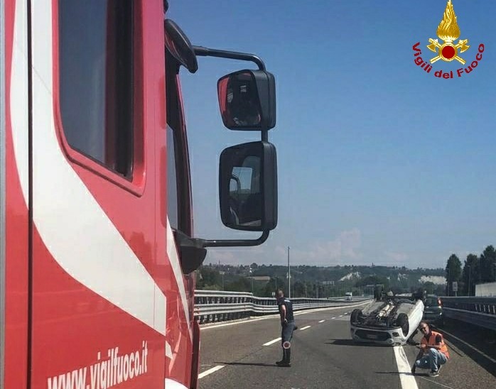 Un’ora e due incidenti sulle strade della provincia