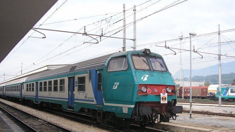 Sul treno Ventimiglia-Torino sospetto caso Covid: passeggeri evacuati