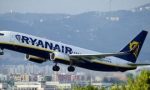 Ryanair riapre altre tratte ma è polemica con l’Italia: “Assurdo vietare il bagaglio a mano”