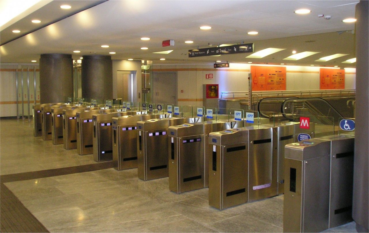 Oggi, venerdì 18 settembre, metro e bus gratis col contactless