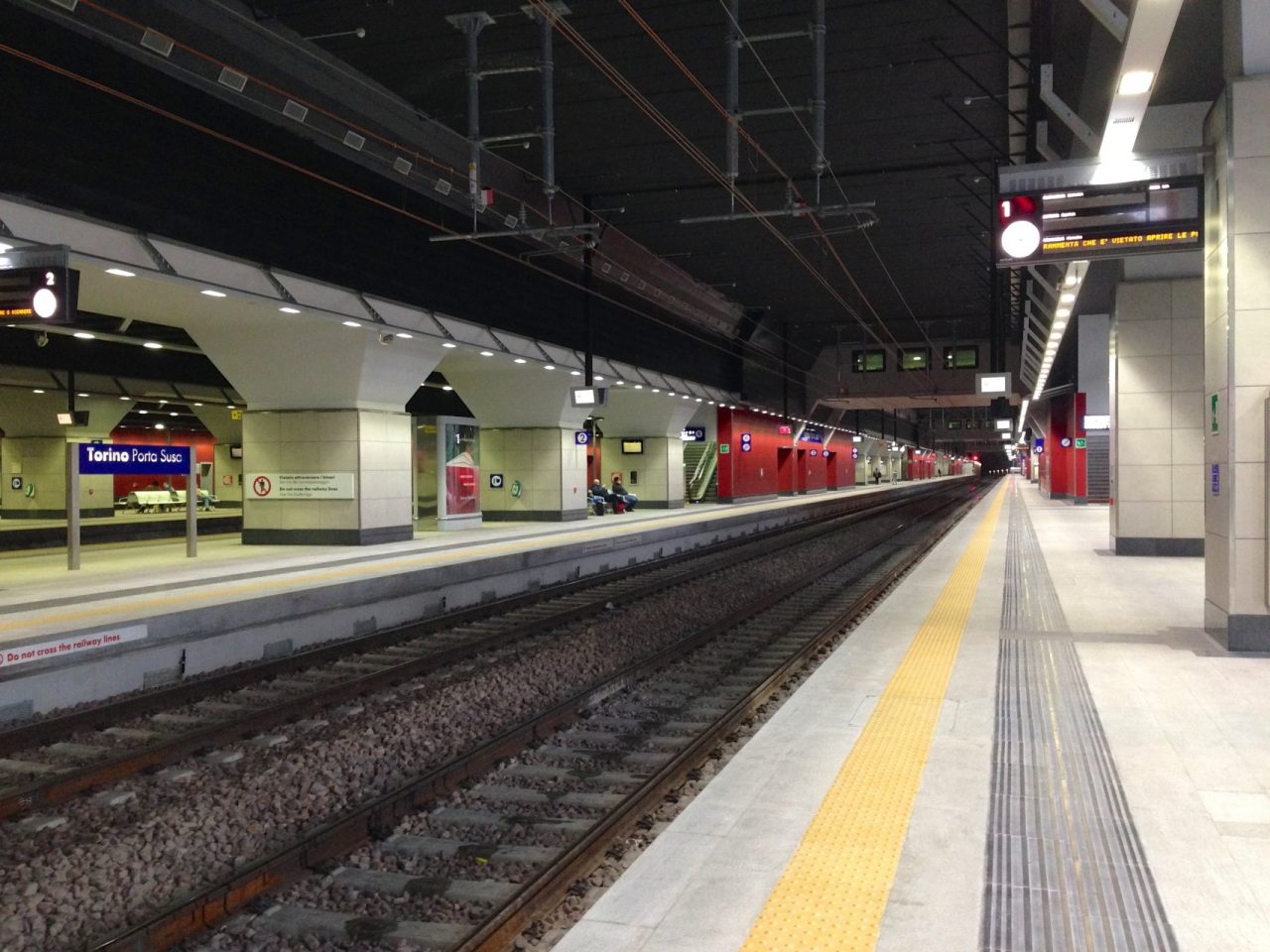 Girava armato in stazione a Porta Susa, bloccato dalla polizia