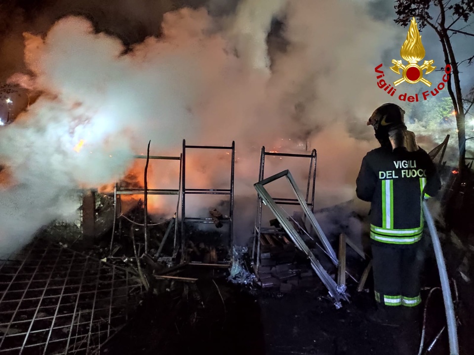 Incendio a Borgone di Susa: LE FOTO