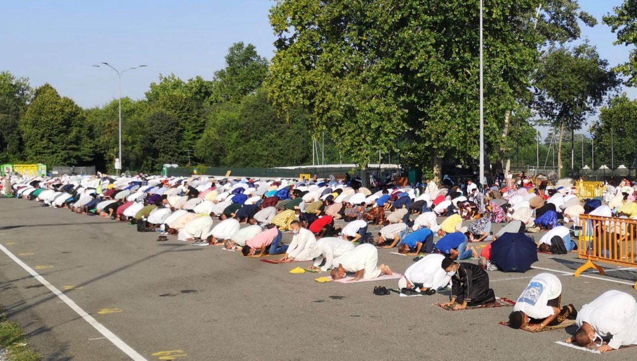 Oggi preghiere di massa per i musulmani, ma tutte le limitazioni per le processioni cristiane?