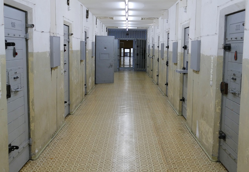 Va dalla Polizia a denunciare il documento smarrito e… viene arrestato
