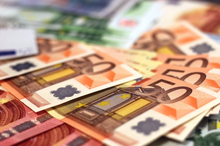 Viaggiavano in auto tranquilli con soldi, droga e armi