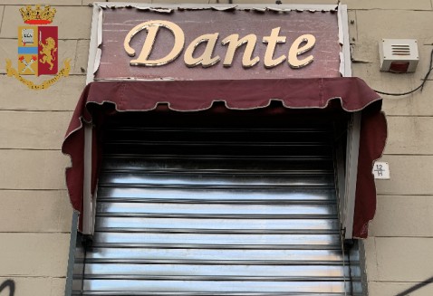 Nel bar senza mascherina: il barista deve chiudere il locale