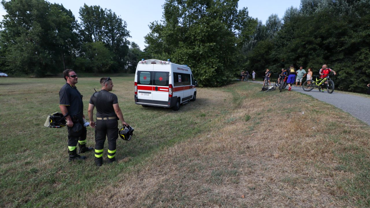 Sbalzato dalla bici sul sentiero, trasportato in ospedale