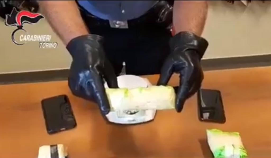 Arrestati due corrieri della droga e sequestrato oltre mezzo chilo di cocaina VIDEO e FOTO