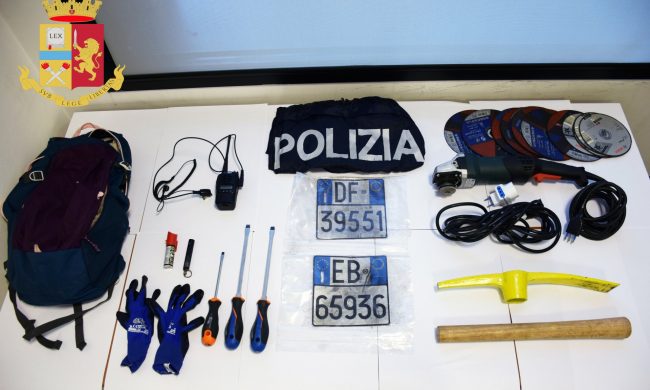 Tentata truffa alla 90enne con fuga, il rocambolesco inseguimento finisce in un canale