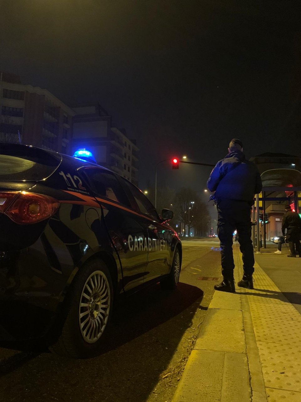 Ruba una bici: il proprietario lo insegue e gli spacca il setto nasale