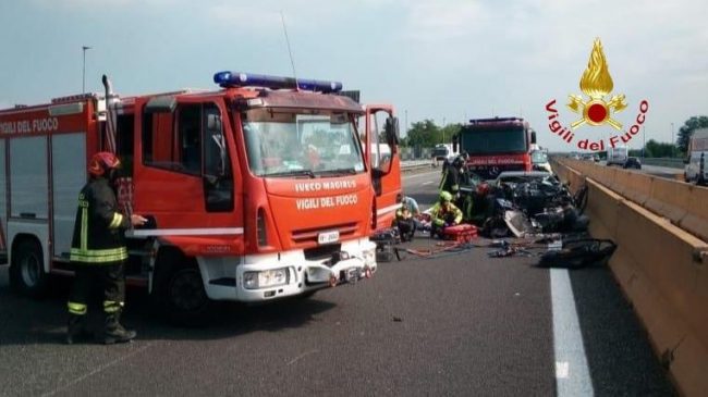 Schianto sull'A4: muore la mamma, gravi il figlio e il marito LE FOTO