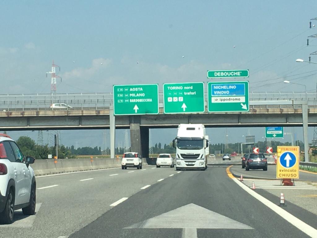 Tir contromano sulla tangenziale di Torino