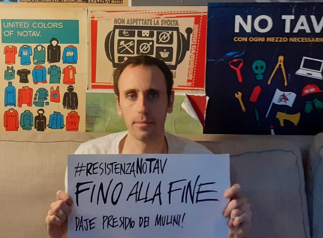 Zerocalcare arriva in Val di Susa per rinnovare la sua solidarietà ai No Tav