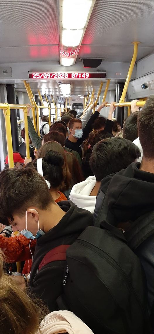 Prendere il bus nelle ore di punta a Torino sta diventando un vero incubo, ma forse una soluzione c’è