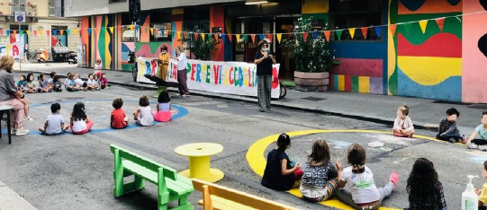 Scritte (e disegni) osceni davanti alla materna: nel mirino l’area pedonale della Appendino FOTO