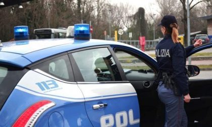 Spaccia nei pressi di una scuola materna, arrestato pusher 19enne