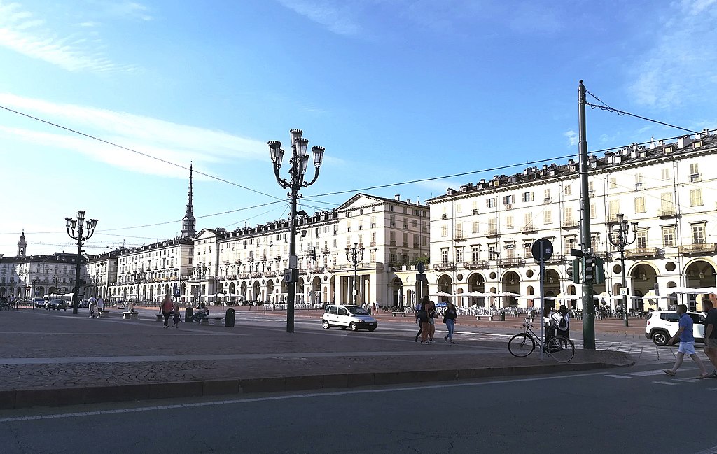 Limitare il traffico di Piazza Vittorio: la soluzione ai commercianti torinesi non va giù