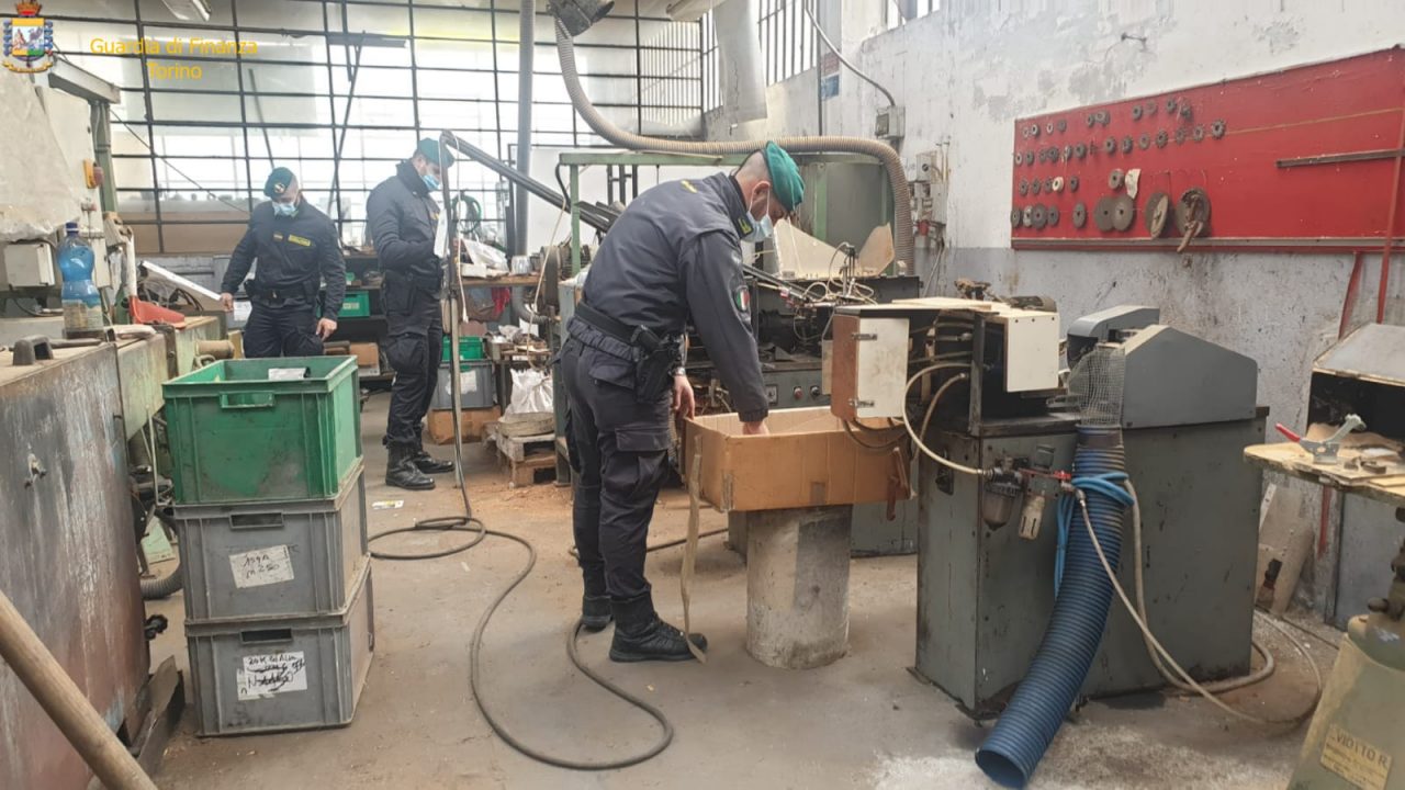 Falso Made in Italy: coltelli prodotti in Cina per una frode milionaria