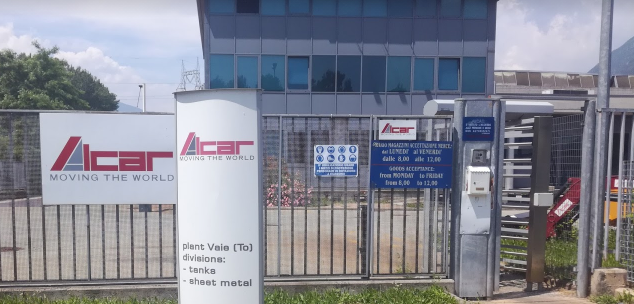 I lavoratori Alcar appesi a un filo sempre più sottile: stabilimento chiuso