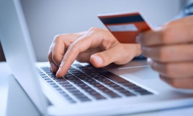 Giovane (ma incallito) professionista della truffa vende falsa assicurazione online