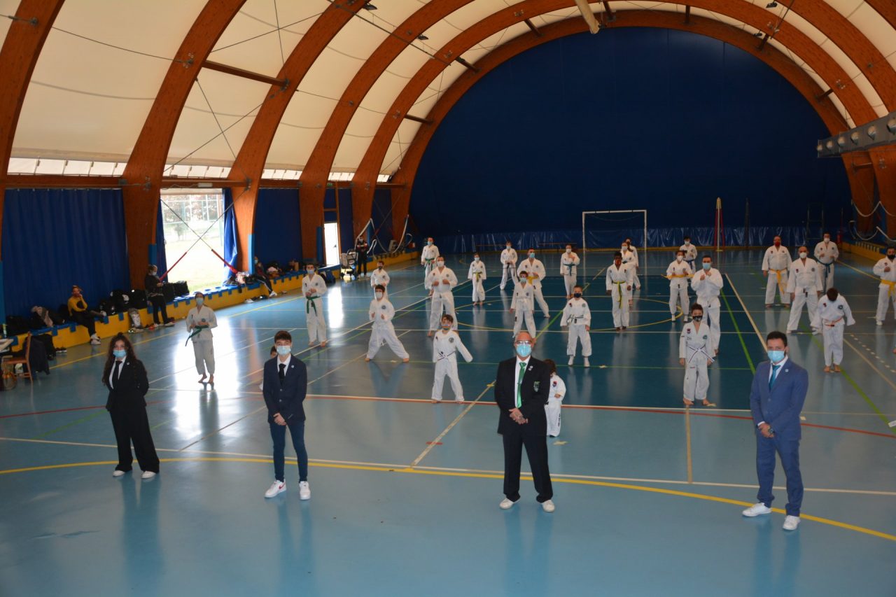 L’allenamento (con distanziamento sociale) dell’Associazione sportiva Team Mulé: la migliore risposta al Covid che si potesse dare