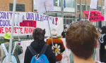 Covid e scuola: la protesta degli studenti davanti al liceo Einstein