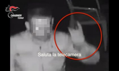 Ladro saluta la telecamera: arrestato