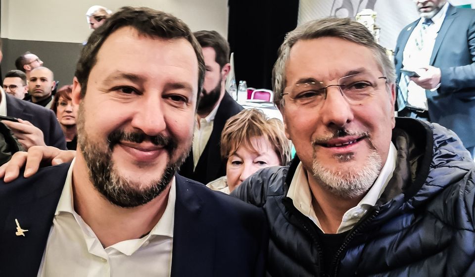 Polemica viaggio di nozze: la Lega lancia l’hashtag #iostoconicardi