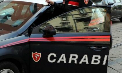 Tenta di sfondare la porta della ex, bloccato dai Carabinieri
