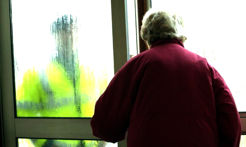 Si finge suo nipote e chiede 2000 euro per curare il Covid, l’anziana non abbocca e lo denuncia