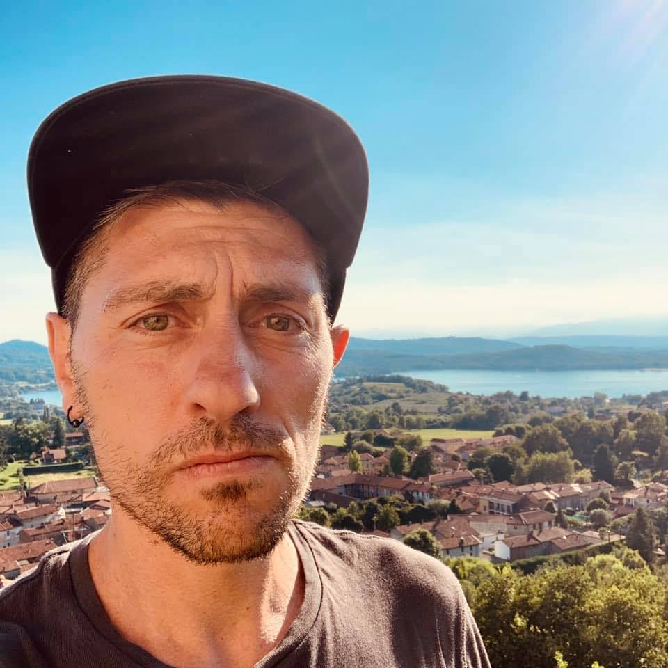 Dimitri, ristoratore che non si lamenta, è già una celebrità social