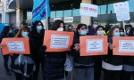 "154 salvati, 106 annegati" la protesta dei lavoratori dell'Ex Auchan di corso Romania