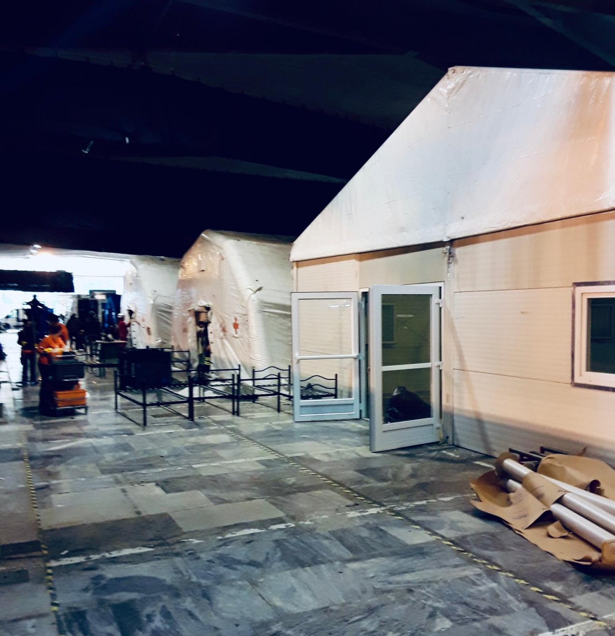 Covid, a Torino Esposizioni le tende arrivate da Trento