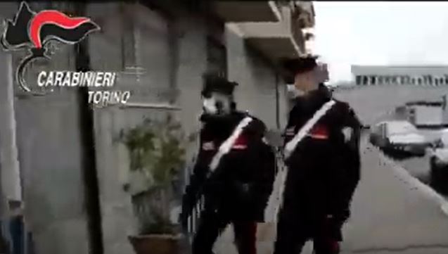 Ricattava un ristoratore del Lingotto: “sanguisuga” arrestata per estorsione