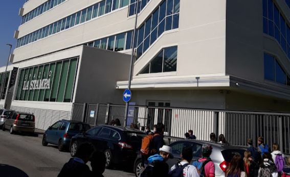 Bombe carta e vernice: attacco anarchico contro la Stampa