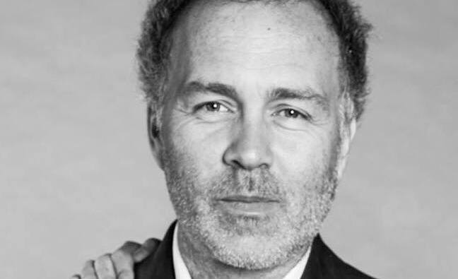 Atti vandalici contro le vetrine del candidato sindaco di centrodestra Paolo Damilano
