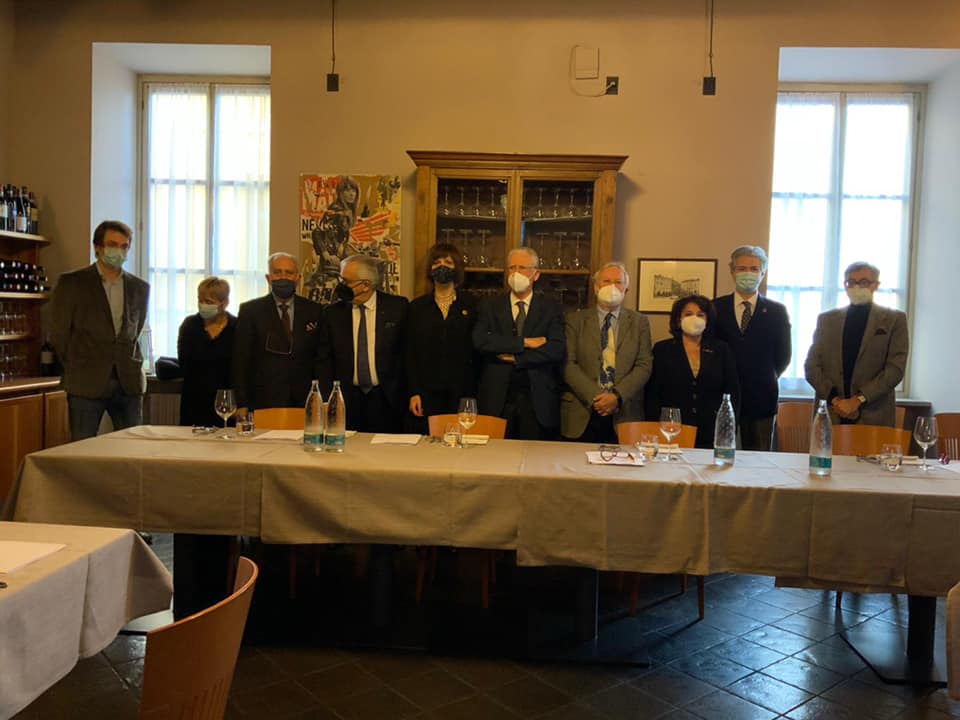 Cinque ristoranti Cuneesi offrono la cena di Natale a 136 famiglie in difficoltà