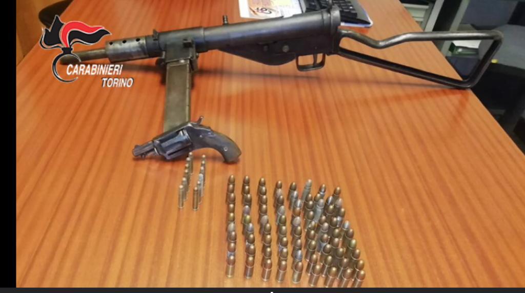 Ritrovato un mitra della Seconda guerra mondiale in una soffitta VIDEO