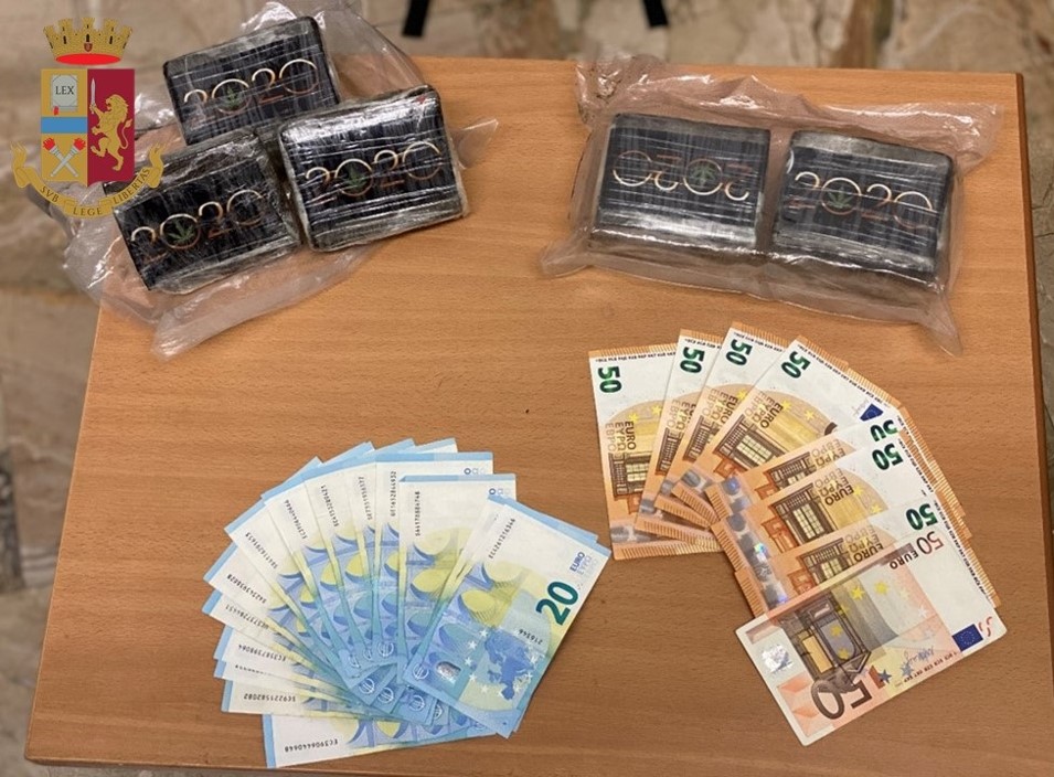 Arrestati gli spacciatori di WhatsApp, coinvolta anche la provincia di Torino