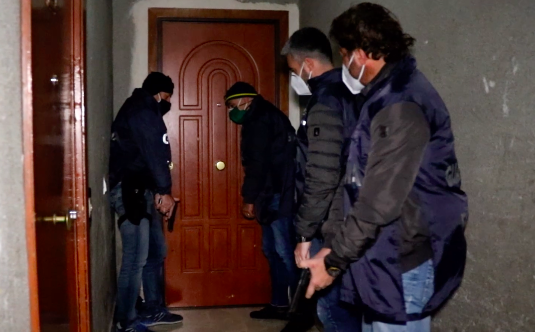 Organizzavano finti matrimoni tra coppie miste per fornire carte di soggiorno