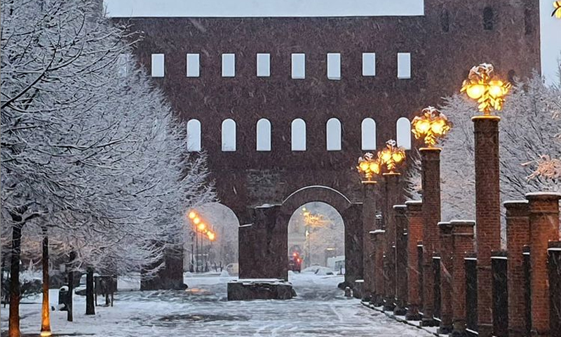 E’ arrivata la neve (poca) a Torino: le foto della nevicata in città