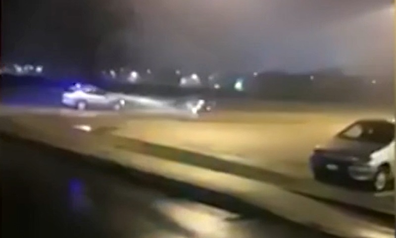 Il video dell’inseguimento da film con la Polizia a 180 all’ora