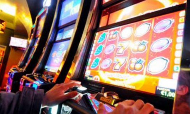 Sette rapine per la febbre del gioco, il Tribunale: “Spinto dalla ludopatia” ed esce dal carcere