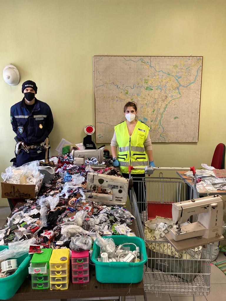 Nella sartoria abusiva ma tech anche la ricamatrice è digitale